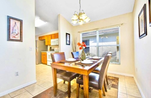 Lake Berkley House | Modern Villa at Lake Berkley with Private Pool & Spa