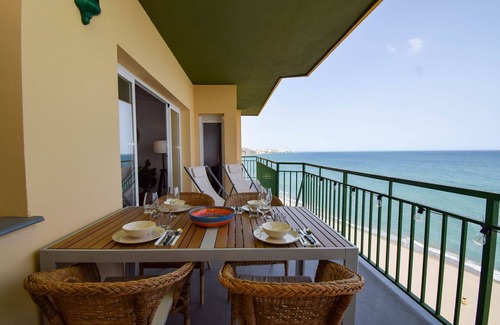 Torreblanca Apartment | Beachfront 2 Bedroom Apartment with Spectacular Sea Views