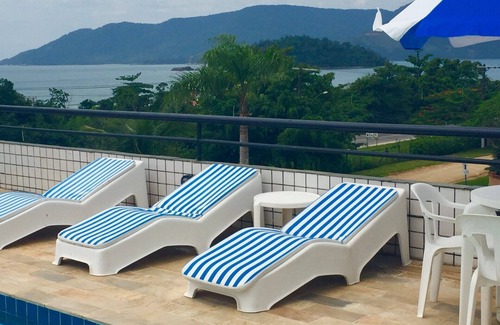 Lagoinha Apartment | Unwind at Kendy Flats: Rooftop Pool & Ocean Views