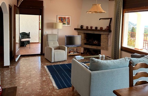 El Mas Fumats Villa | Discover Ref. Ore19: Family-Friendly with Modern Amenities