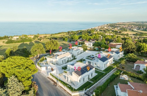 Villaggio Taunus Apartment | Ref. VM8 Summer Rental – Two Bedroom apartment with sea view, terrace and jacuzzi