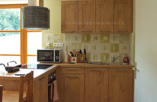 Mareuil en Perigord House | Elegant 7-Bedroom Retreat with Pool and Scenic Views