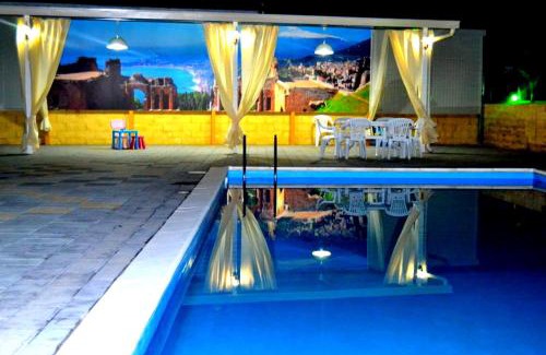 Pergusa House | Elegant Villa in Enna with Private Pool & Pet-Friendly Amenities