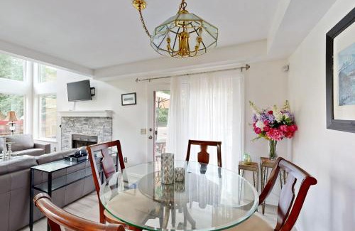 University Area House | Reflection Manor