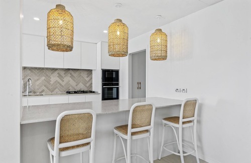 Tweed Heads Apartment | Reflections 1903: Oceanfront Retreat with Breakfast Included