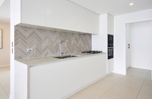 Tweed Heads Apartment | Reflections 1903: Oceanfront Retreat with Breakfast Included