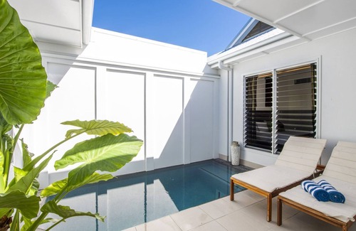 Picnic Bay Villa | Experience Oceanfront Bliss at Reflections Topaz Villa 2
