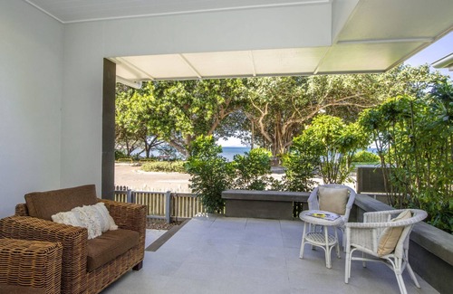 Picnic Bay Villa | Reflections Emerald Villa 1: Oceanfront Paradise with Pool