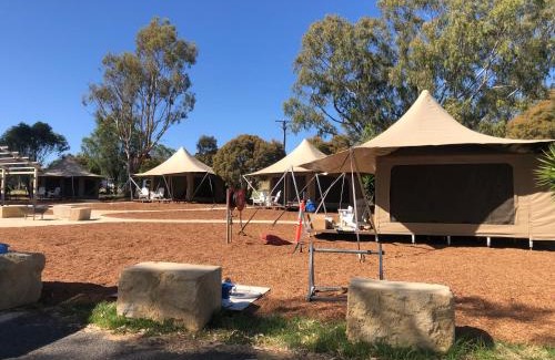 Keepit Hotel | Family-Friendly Reflections Lake Keepit - Holiday Park Getaway
