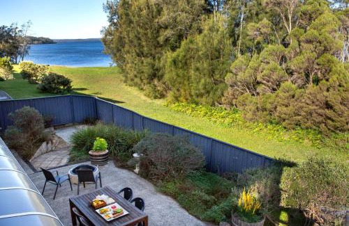 Basin View House | Pet Friendly Waterfront Escape at Reflections, Rated 10/10