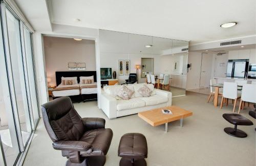 Coolangatta Resort | Elegant Reflections Tower Two with Oceanfront Pool & Beach