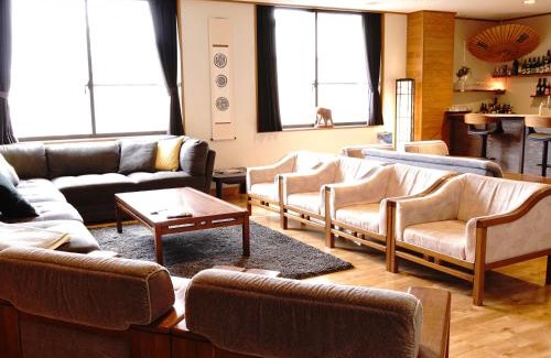Akakura Onsen Hotel | Experience Comfort at Refre Hotel with Hot Tub & Breakfast