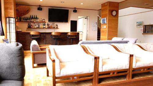 Akakura Onsen Hotel | Experience Comfort at Refre Hotel with Hot Tub & Breakfast