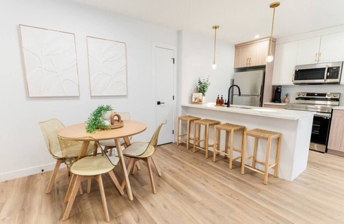 Winnipeg Apartment | *Refresh | Central & Trendy | 5 min to downtown*