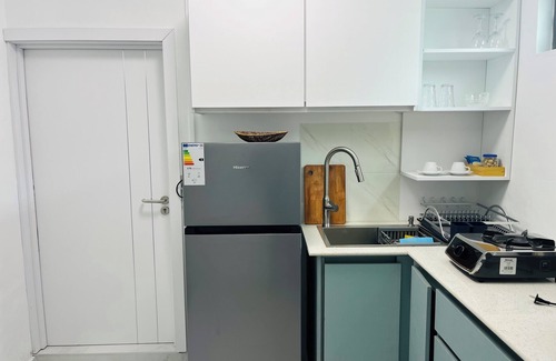 Mont Choisy Apartment | Modern Refresh Apartment in Mon Choisy with Kitchen Access
