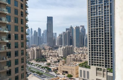 Business Bay Apartment | Elegant 5-Star Studio in Downtown Dubai with Breakfast
