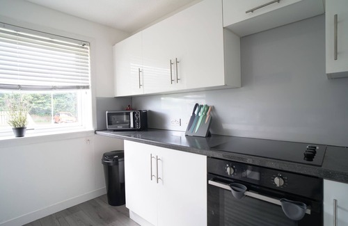 Hogganfield Apartment | Modern Family-Friendly Apartment in the Heart of Glasgow