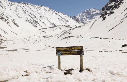 Potrerillos Ski Chalet | Family-Friendly Retreat at Refu Denahi with Kitchen Access