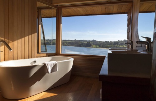 Castro Hotel | Discover Tierra Chiloé: Rated 9.4 with Amazing Amenities