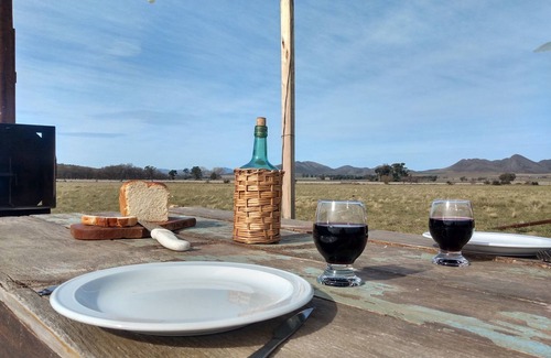 Partido de Tornquist Cabin | Tranquil Getaway at Refugio en las Sierras Vittorio