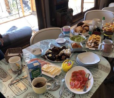 Pinto Bed & Breakfast | Cozy Refugio Gaia: Oceanfront Retreat with Pool & Hot Tub