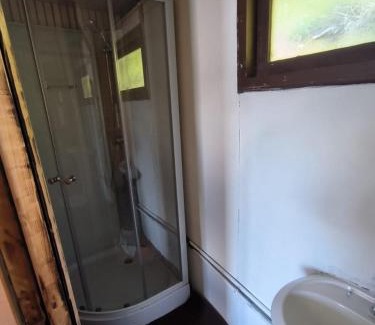 Puerto Williams House | Pet-Friendly Refugio Jemmy Button with Welcoming Amenities