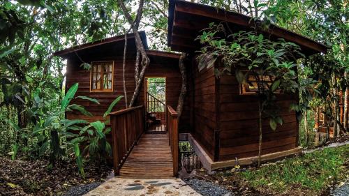 Chinchina Bed & Breakfast | Family-Friendly Refugio La Esmeralda with Hot Tub Access