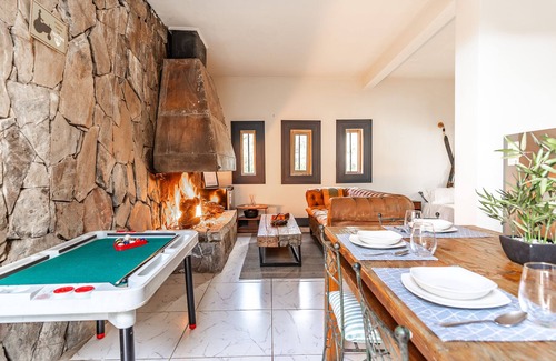 Lo Barnechea Cabin | Discover Refugio Pochoco: Family-Friendly Mountain Lodge