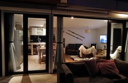 Pinto Ski Chalet | Oceanfront Bliss at Refugio Rehue with Hot Tub Access