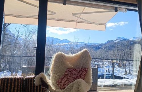 Pinto Ski Chalet | Oceanfront Bliss at Refugio Rehue with Hot Tub Access