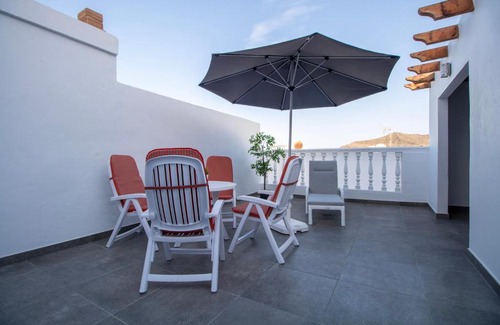 Balito Apartment | Cozy Apartment with Terrace and Pool Access for Families