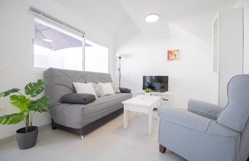 Balito Apartment | Cozy Apartment with Terrace and Pool Access for Families