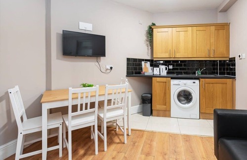 City Centre Dublin Condo | Beautiful 2-Bed Apartment with Garden & Fast WiFi