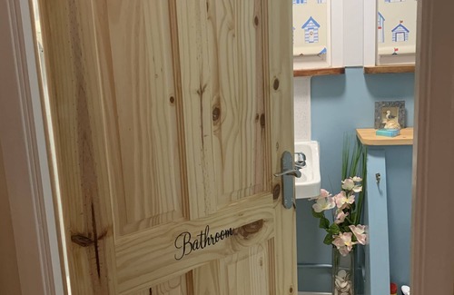 Great Yarmouth Ski Chalet | Refurbished Chalet situated In very popular holiday destination of Hemsby.