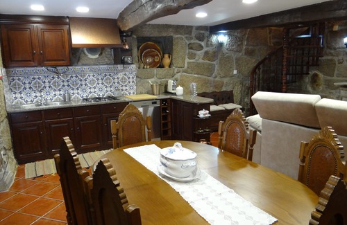 Seixo da Beira Villa | Stylish Refurbished House Near Serra da Estrela with Spa