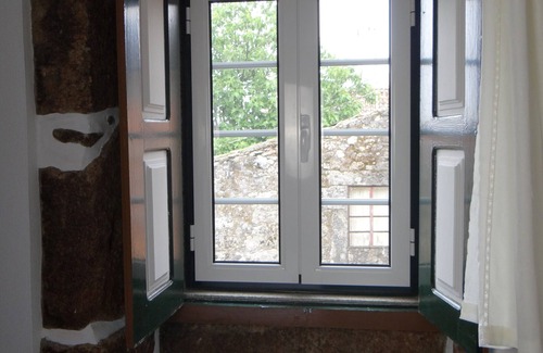 Seixo da Beira Villa | Stylish Refurbished House Near Serra da Estrela with Spa