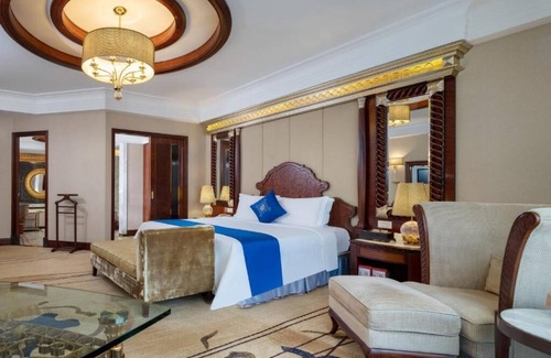 Houjie Hotel | Discover Regal Palace Hotel: 4-Star Stay with Spa & Pool