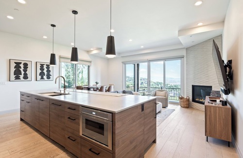 Park City House | Regal Views Steps to Frostwood Gondola Upscale Comfort Pool, Hot Tub, Steam Room, Sauna