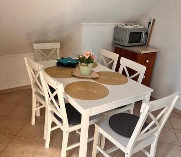 Alsóörs Apartment | Family-Friendly Rege Apartman with Exceptional Reviews