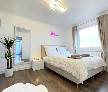 List Apartment | REGENCY Apartments - Zentrale 50m2 Wohnung I Balkon I Wasserblick I WiFi I Netflix