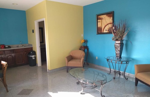 Galena Park Hotel | Budget-Friendly Regency Inn And Suites Galena with Spa