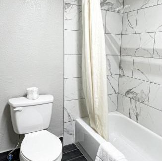Bald Knob Hotel | Pet-Friendly Regency Inn Bald Knob - Rated 8.6/10 by Guests