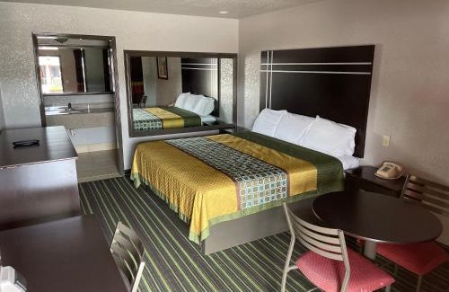 Channelview Hotel | Budget-Friendly Regency Inn in Channelview – Family Welcoming