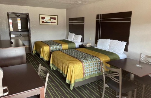 Channelview Hotel | Budget-Friendly Regency Inn in Channelview – Family Welcoming
