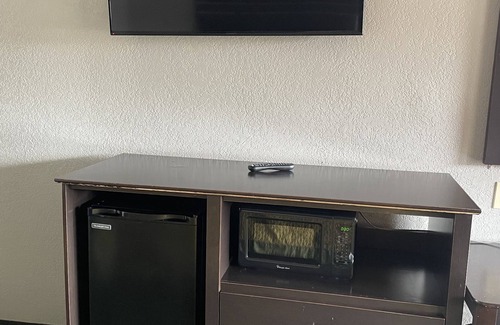 Channelview Hotel | Budget-Friendly Regency Inn Channelview with Great Amenities
