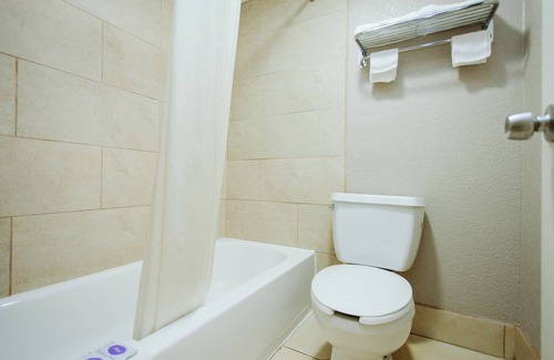 Channelview Hotel | Budget-Friendly Regency Inn Channelview with Great Amenities