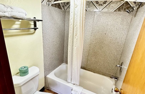 Iola Hotel | Budget-Friendly Stay at Regency Inn with Spa and Breakfast