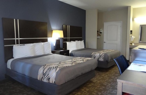 Baytown Hotel | Relax at Regency Inn & Suites with Oceanfront Views