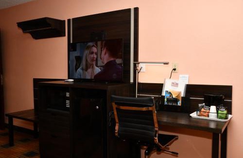 Faribault Hotel | Comfortable Regency Inn & Suites Faribault for Families