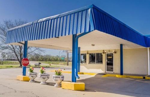 Concordia Hotel | Pet-Friendly Regency Inn: A Budget-Friendly Stay Awaits